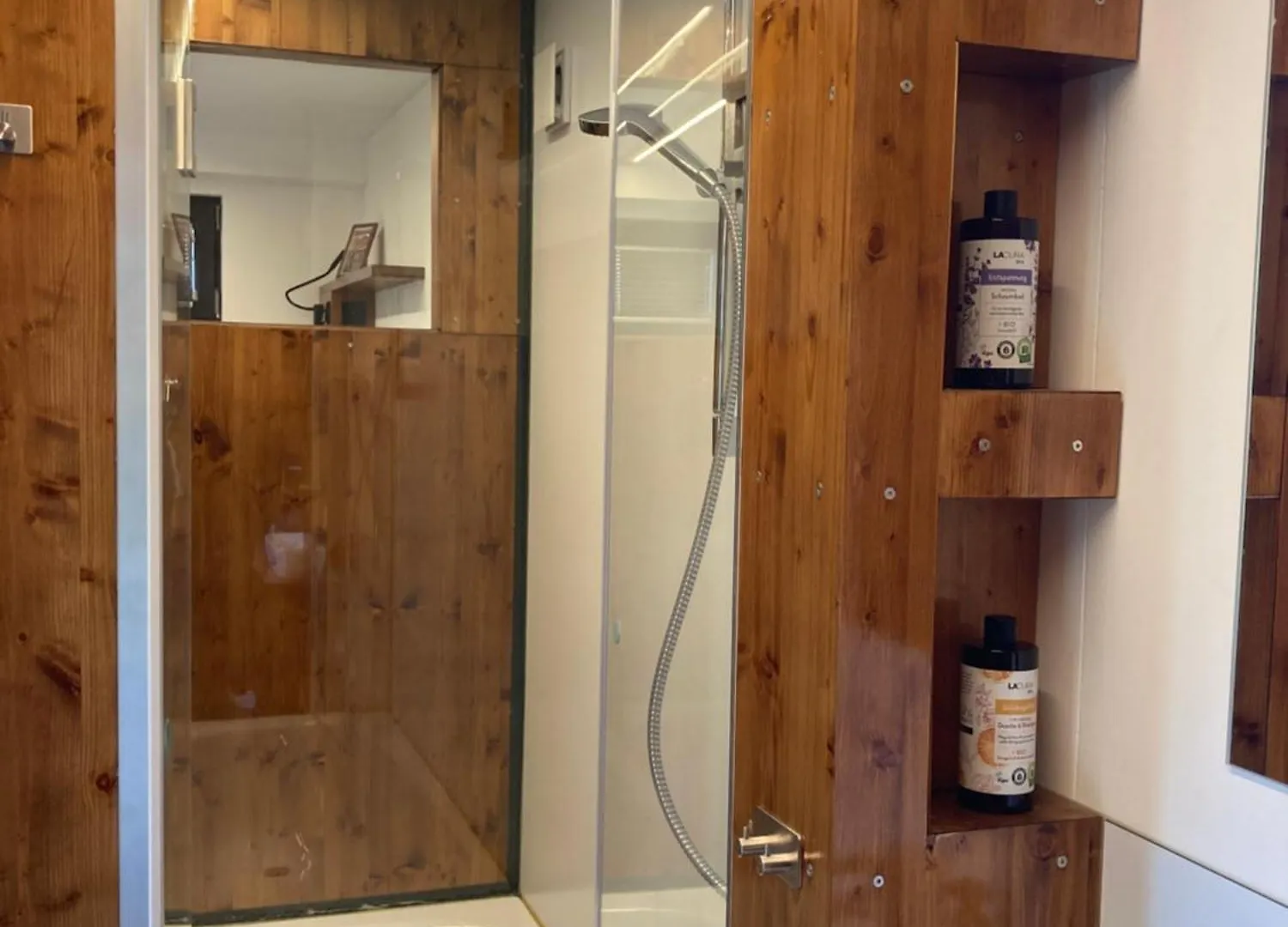 Tiny House Im Seecontainer Mit Parkplatz, Glasfaser, Netflix, Veranda Und Gehobener Ausstattung 科堡